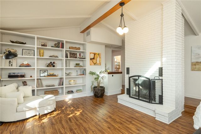 4047 N Valerie Drive, Fayetteville, AR 72703