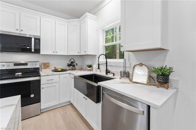 107 Wheeley CIR, Yorktown, VA 23693