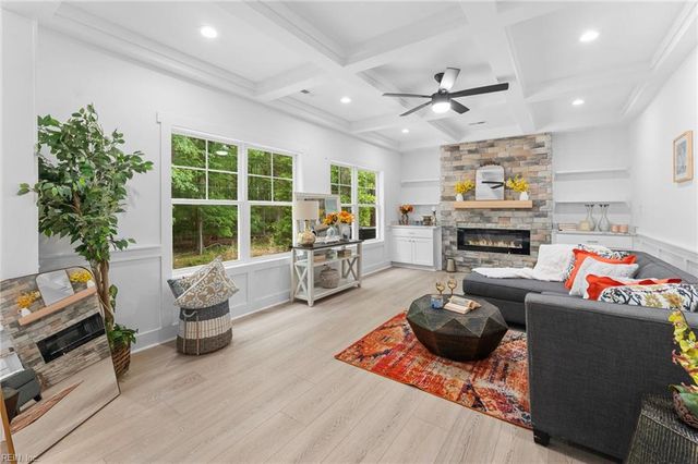 107 Wheeley CIR, Yorktown, VA 23693