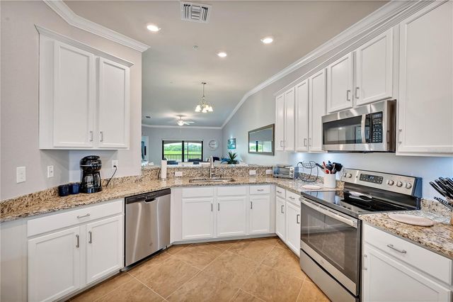 5577 PALMER CIRCLE 201, Bradenton, FL 34211