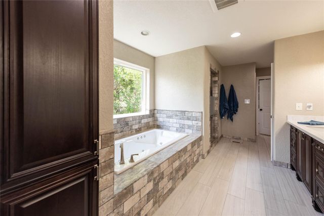 8614 Tip Top DR, Jonestown, TX 78645