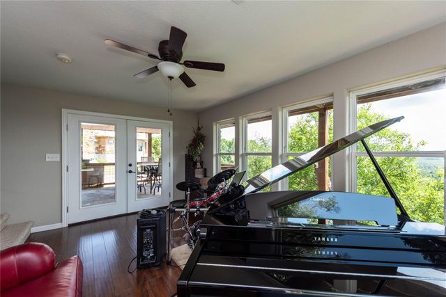8614 Tip Top DR, Jonestown, TX 78645