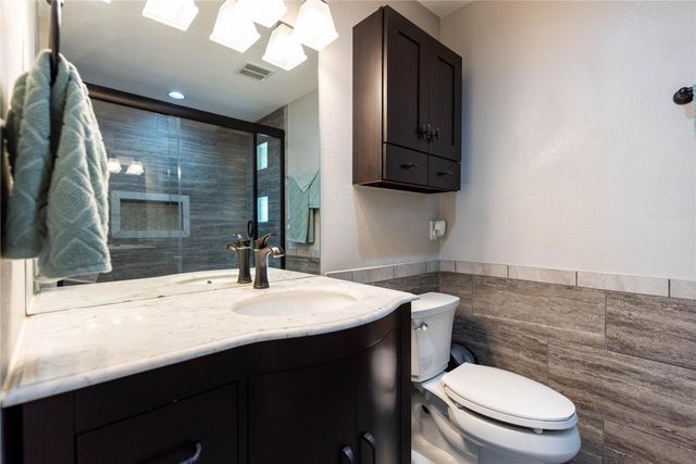 8614 Tip Top DR, Jonestown, TX 78645