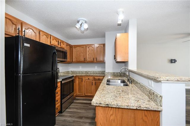 6704 W Friendly Avenue 4D, Greensboro, NC 27410