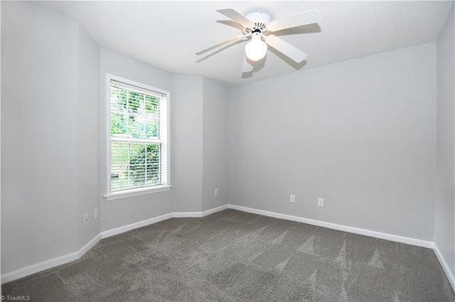 6704 W Friendly Avenue 4D, Greensboro, NC 27410