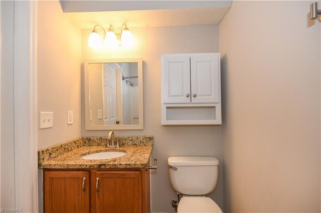6704 W Friendly Avenue 4D, Greensboro, NC 27410