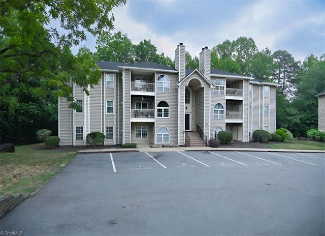 6704 W Friendly Avenue 4D, Greensboro, NC 27410