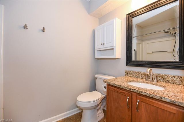 6704 W Friendly Avenue 4D, Greensboro, NC 27410