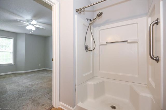 6704 W Friendly Avenue 4D, Greensboro, NC 27410