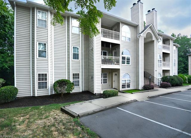 6704 W Friendly Avenue 4D, Greensboro, NC 27410