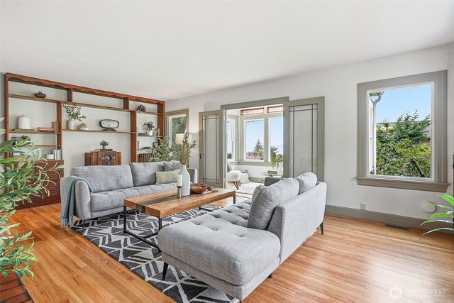 22309 9th Avenue S, Des Moines, WA 98198