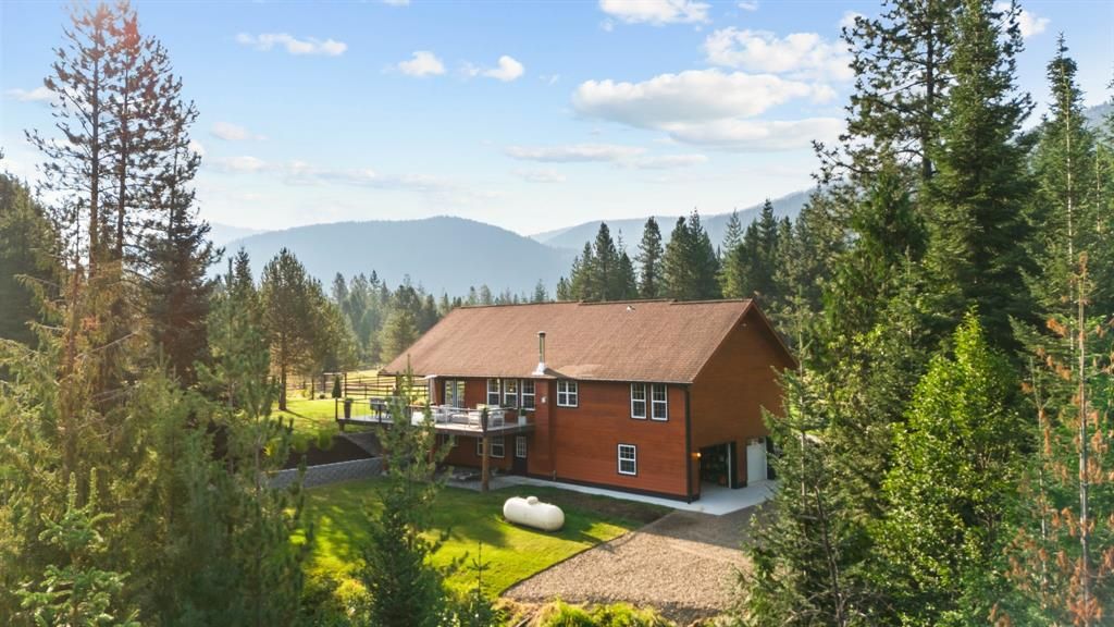 Image 12 of property listing at 9 Sandi Lane, Heron, MT 59844