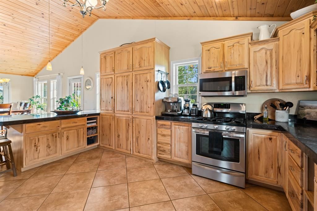 Image 19 of property listing at 9 Sandi Lane, Heron, MT 59844