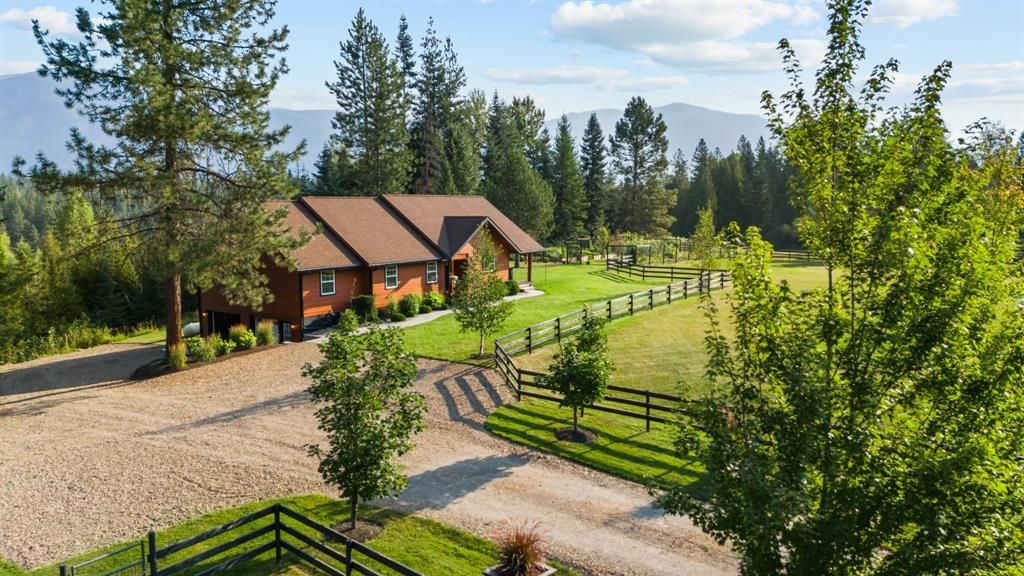 Image 2 of property listing at 9 Sandi Lane, Heron, MT 59844