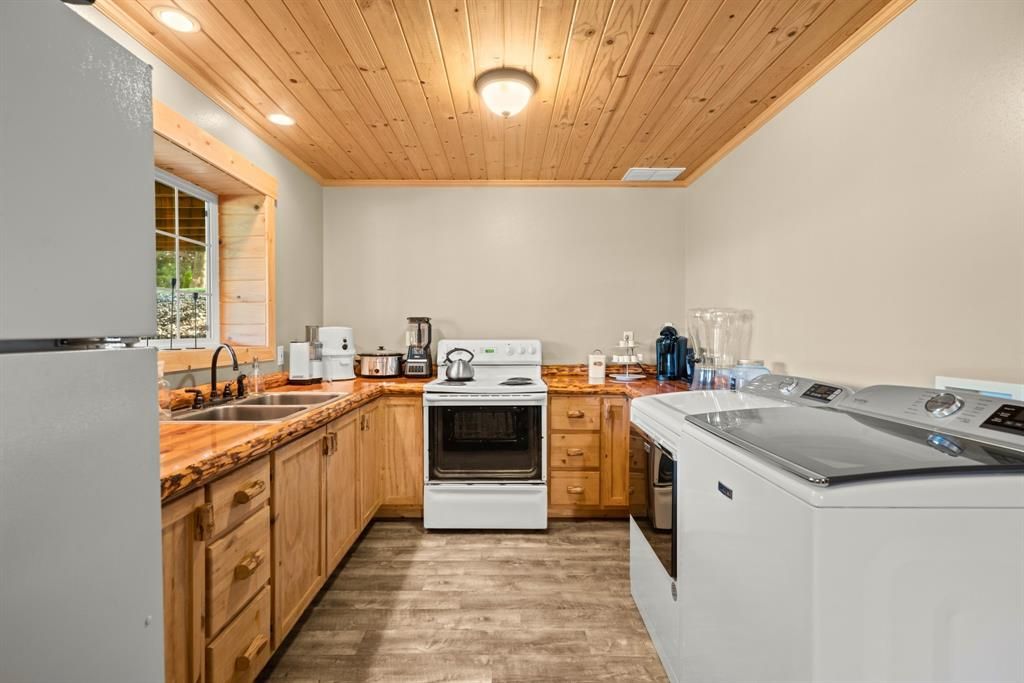 Image 47 of property listing at 9 Sandi Lane, Heron, MT 59844
