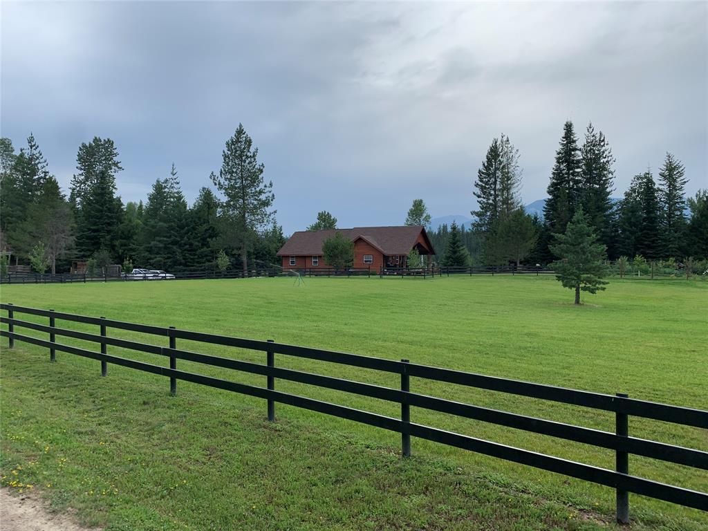 Image 7 of property listing at 9 Sandi Lane, Heron, MT 59844