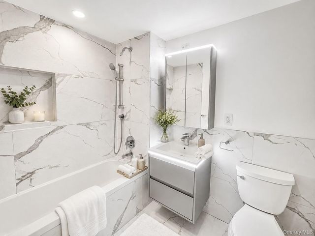 2128 Ocean Avenue 4G, Brooklyn, NY 11229