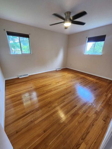569 Holiday RD, Vinton, VA 24179