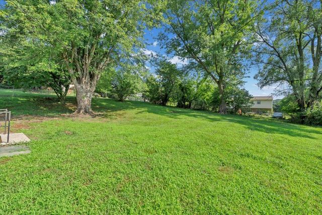 569 Holiday RD, Vinton, VA 24179