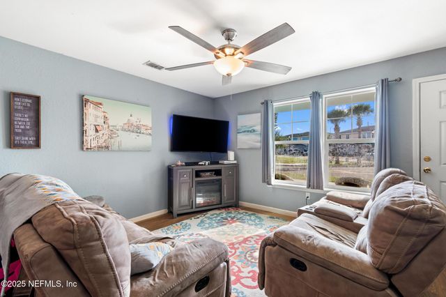 113 OCEANGATE Drive, Atlantic Beach, FL 32233