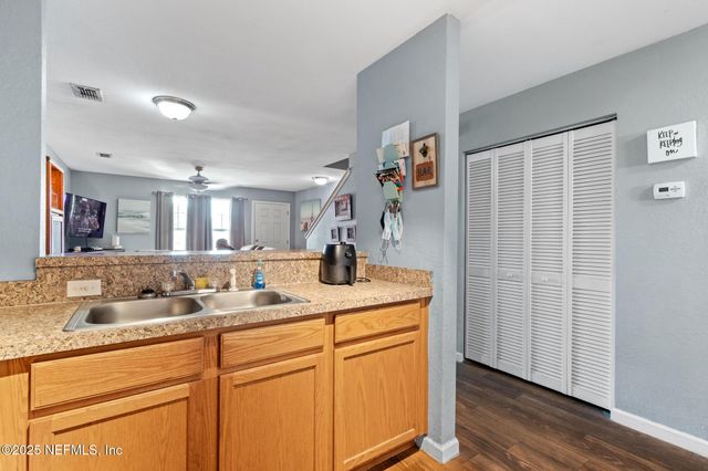 113 OCEANGATE Drive, Atlantic Beach, FL 32233