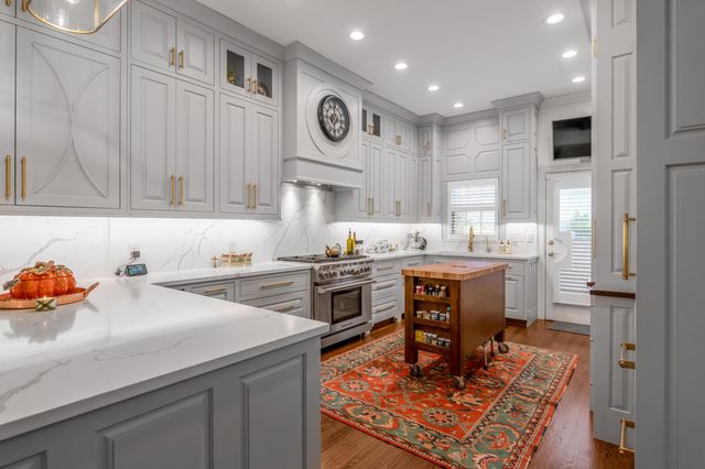 100 Idle Hour Drive 13, Lexington, KY 40502