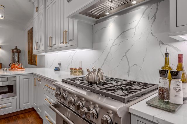 100 Idle Hour Drive 13, Lexington, KY 40502