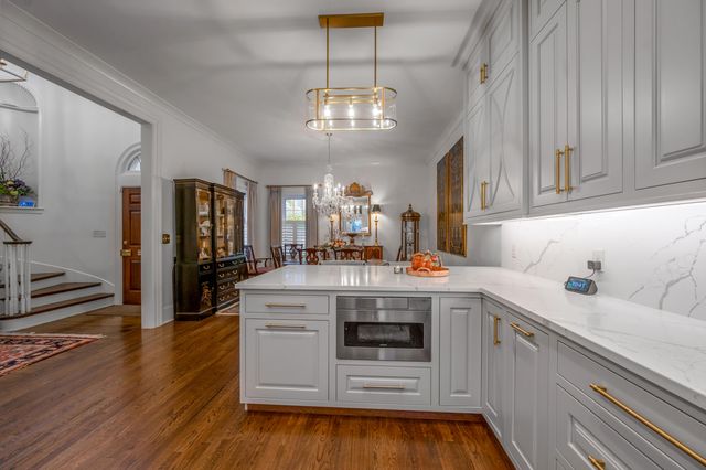 100 Idle Hour Drive 13, Lexington, KY 40502