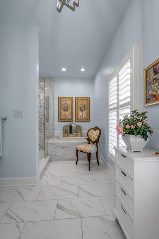 100 Idle Hour Drive 13, Lexington, KY 40502