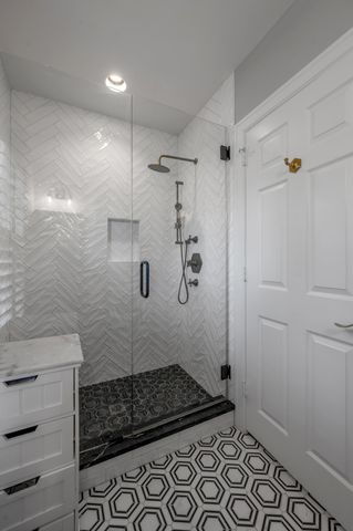 100 Idle Hour Drive 13, Lexington, KY 40502