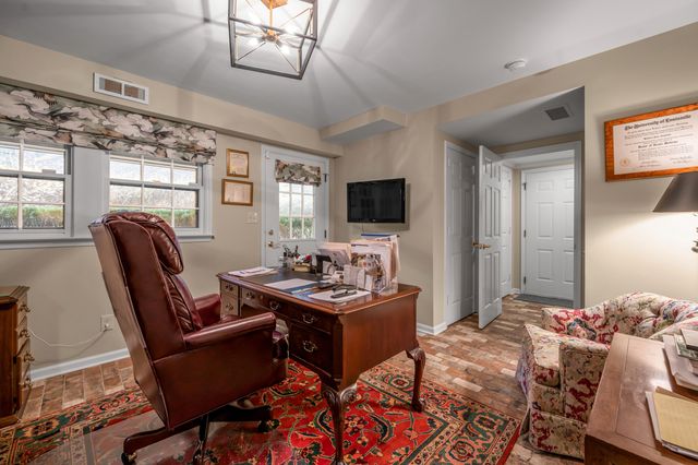 100 Idle Hour Drive 13, Lexington, KY 40502