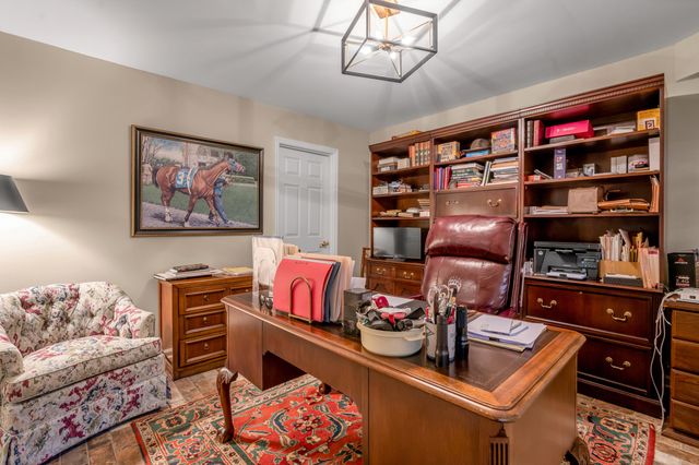 100 Idle Hour Drive 13, Lexington, KY 40502