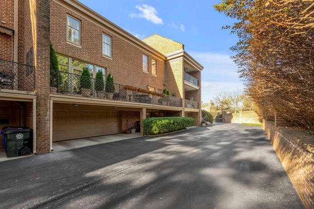 100 Idle Hour Drive 13, Lexington, KY 40502