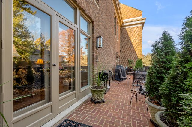 100 Idle Hour Drive 13, Lexington, KY 40502