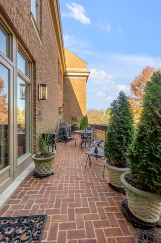 100 Idle Hour Drive 13, Lexington, KY 40502