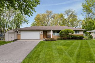 804 Bonita Drive, White Lake Charter Township, MI 48383