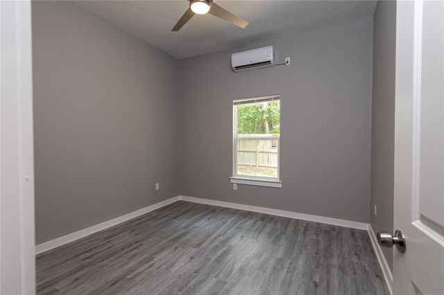 519 Magnolia Point Drive A, Houston, TX 77336