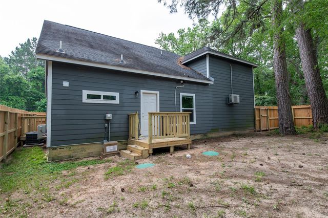 519 Magnolia Point Drive A, Houston, TX 77336