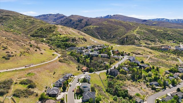 1342 E NORTHRIDGE DR, Bountiful, UT 84010