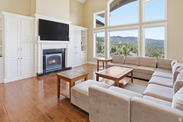 1342 E NORTHRIDGE DR, Bountiful, UT 84010