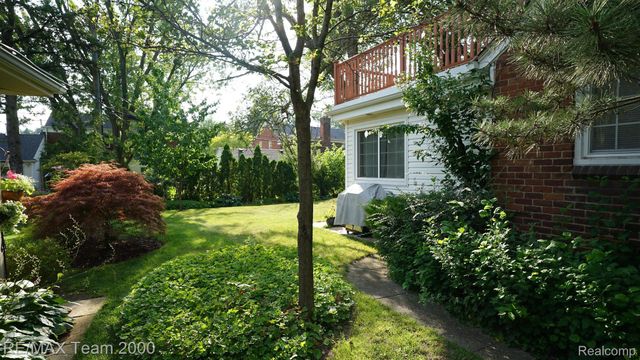 3 BOONE Lane, Dearborn, MI 48120