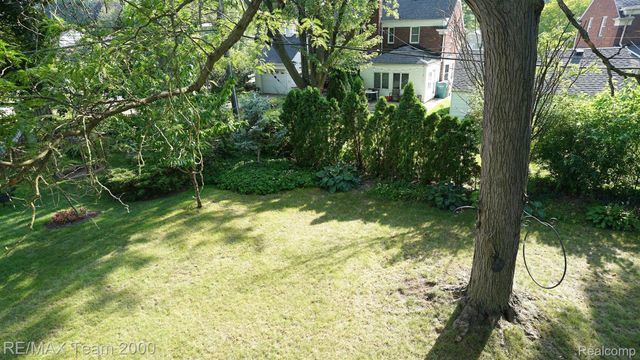 3 BOONE Lane, Dearborn, MI 48120