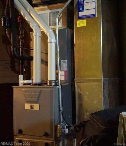 3 BOONE Lane, Dearborn, MI 48120