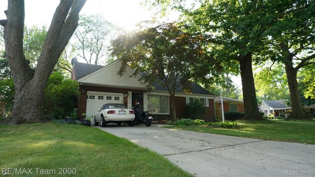 3 BOONE Lane, Dearborn, MI 48120