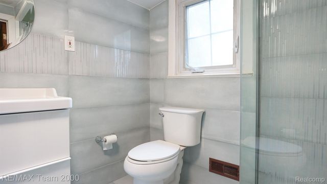 3 BOONE Lane, Dearborn, MI 48120