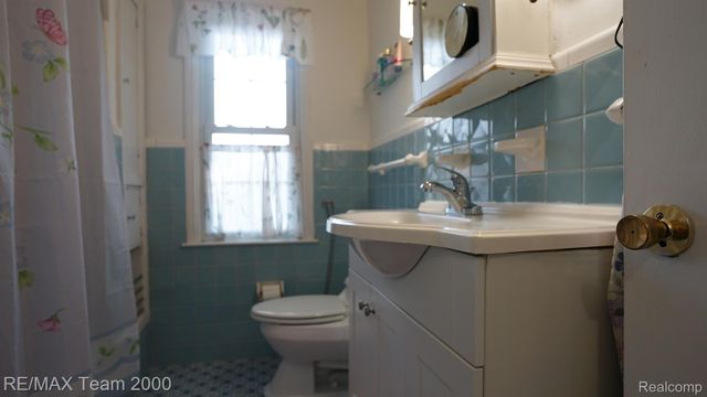 3 BOONE Lane, Dearborn, MI 48120