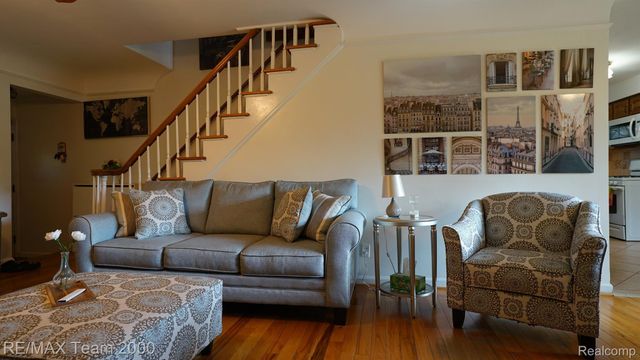 3 BOONE Lane, Dearborn, MI 48120