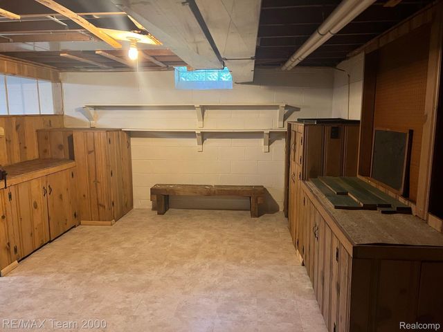 3 BOONE Lane, Dearborn, MI 48120