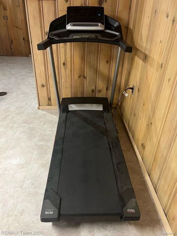 3 BOONE Lane, Dearborn, MI 48120