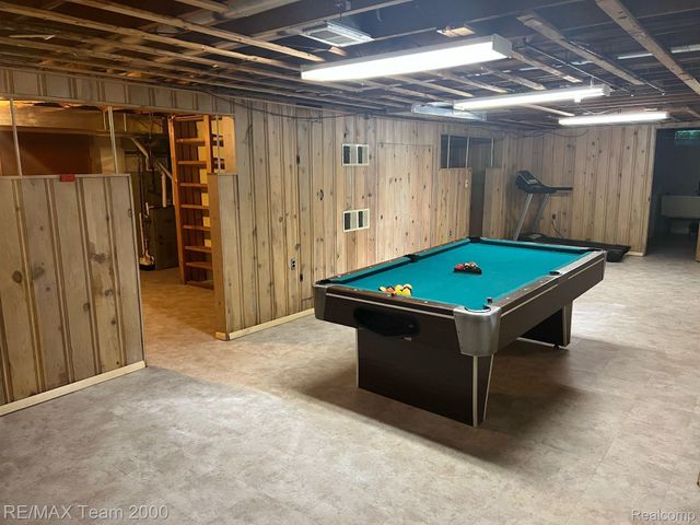 3 BOONE Lane, Dearborn, MI 48120